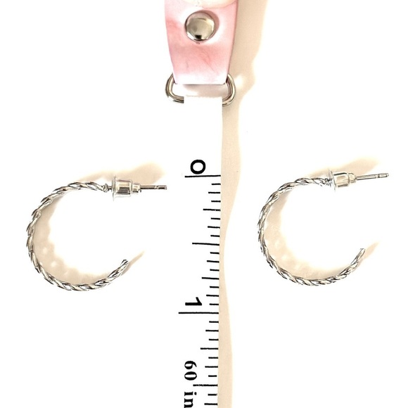 🔴 5 for $10 ONE PAIR Silver Tone Round Shaped Stud Earrings - Picture 3 of 3